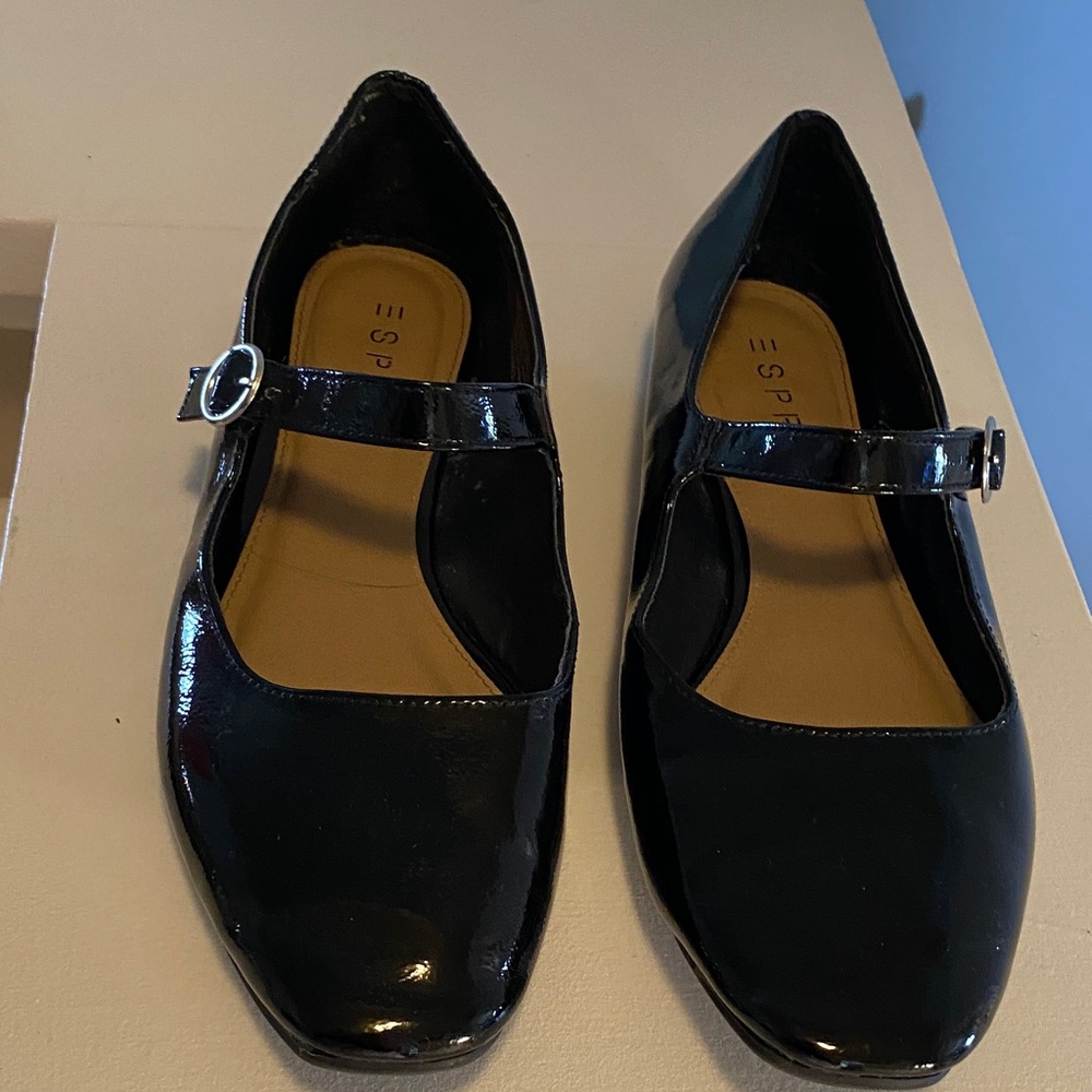 Spirit Women's Shiny Black Flats